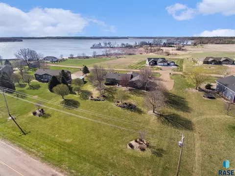 45122 Herman Blvd, Madison, SD 57042 photo 75