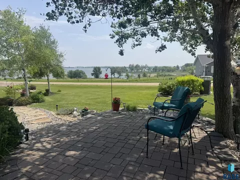 45122 Herman Blvd, Madison, SD 57042 photo 3