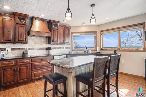 45122 Herman Blvd, Madison, SD 57042 photo 9