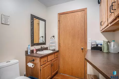 45122 Herman Blvd, Madison, SD 57042 photo 12
