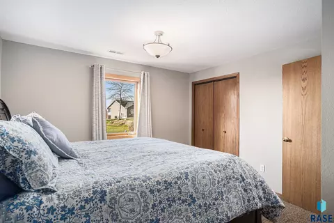 45122 Herman Blvd, Madison, SD 57042 photo 18