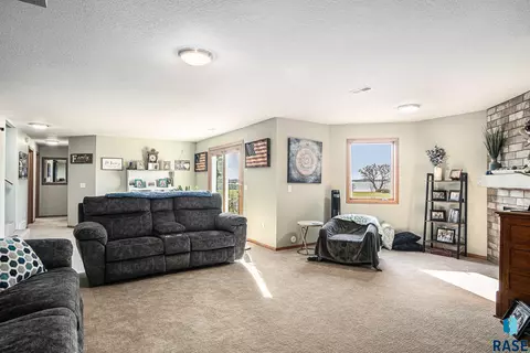 45122 Herman Blvd, Madison, SD 57042 photo 32