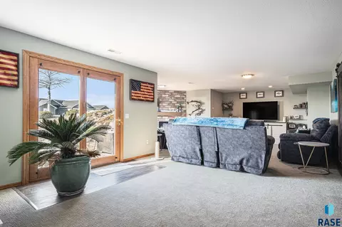 45122 Herman Blvd, Madison, SD 57042 photo 29