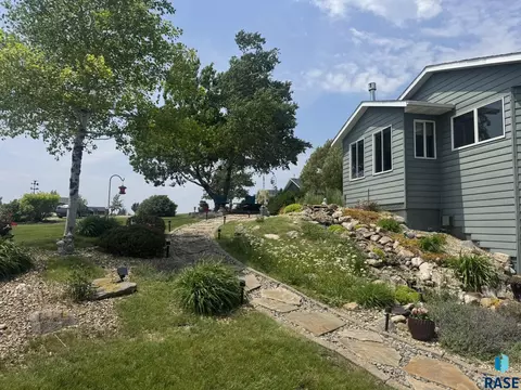 45122 Herman Blvd, Madison, SD 57042 photo 4
