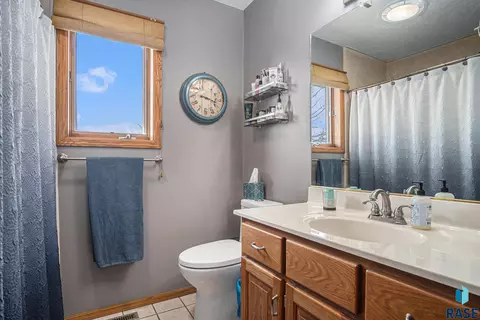 45122 Herman Blvd, Madison, SD 57042 photo 21