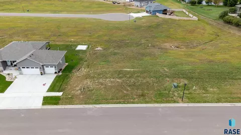 613 Hanna Trl, Crooks, SD 57020