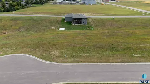 112 High Cross Cir, Crooks, SD 57020