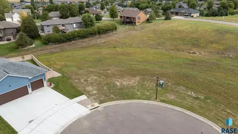 120 High Cross Cir, Crooks, SD 57020