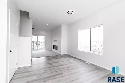 5000 E 54th St, Sioux Falls, SD 57110 photo 5