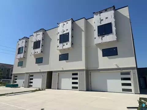 Exterior - 5000 E 54th St, Sioux Falls, SD 57110 photo 2 of 3