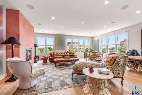 421 N Phillips Ave #301, Sioux Falls, SD 57104