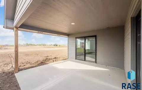 Exterior - 1001 E Wayne Pl, Tea, SD 57064 photo 1 of 2