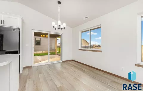 Dining - 1001 E Wayne Pl, Tea, SD 57064 photo 1 of 1