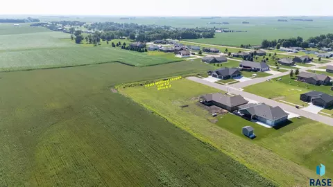 1503 Willard Ln, Larchwood, IA 51241