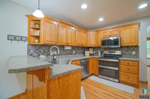 513 E Switch Grass Trl, Brandon, SD 57005 photo 14