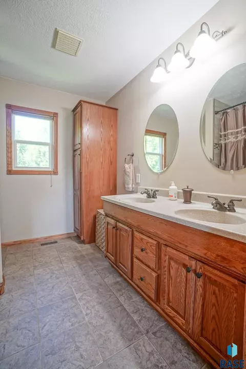 513 E Switch Grass Trl, Brandon, SD 57005 photo 28