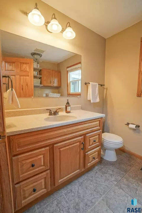 513 E Switch Grass Trl, Brandon, SD 57005 photo 23