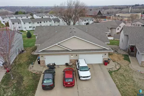 3100 E Bragstad Dr, Sioux Falls, SD 57103 photo 1