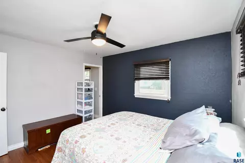 104 E 40th St, Sioux Falls, SD 57105 photo 11