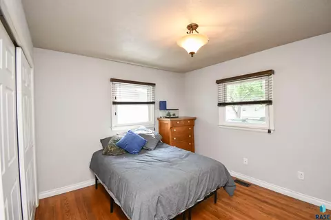 104 E 40th St, Sioux Falls, SD 57105 photo 14