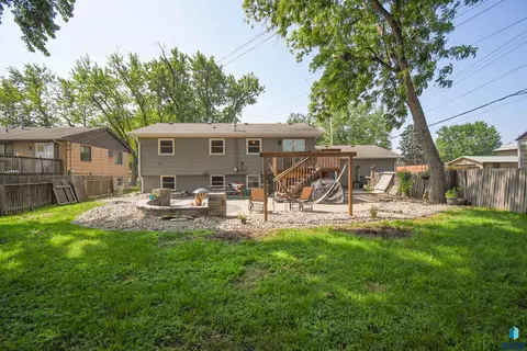 104 E 40th St, Sioux Falls, SD 57105 photo 32