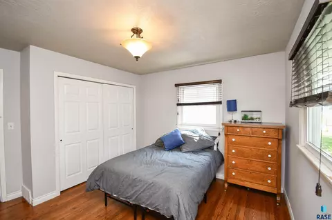 104 E 40th St, Sioux Falls, SD 57105 photo 15