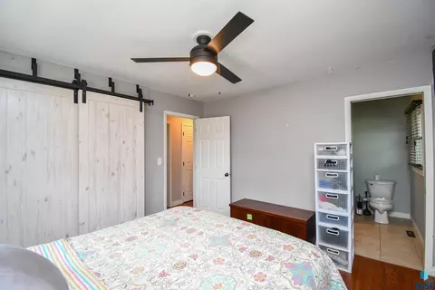 104 E 40th St, Sioux Falls, SD 57105 photo 12