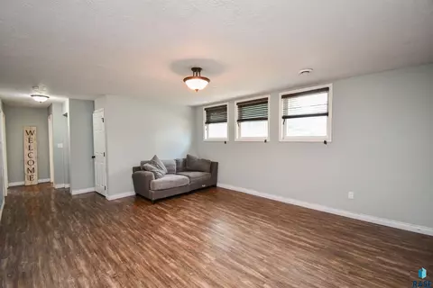 104 E 40th St, Sioux Falls, SD 57105 photo 19