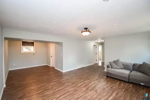 104 E 40th St, Sioux Falls, SD 57105 photo 18