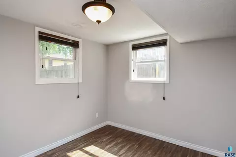 104 E 40th St, Sioux Falls, SD 57105 photo 20