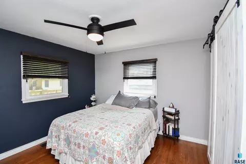 104 E 40th St, Sioux Falls, SD 57105 photo 10