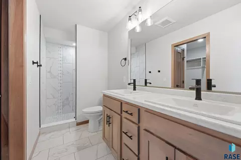 Bath - 5405 E Brennan Dr, Sioux Falls, SD 57110 photo 1 of 2