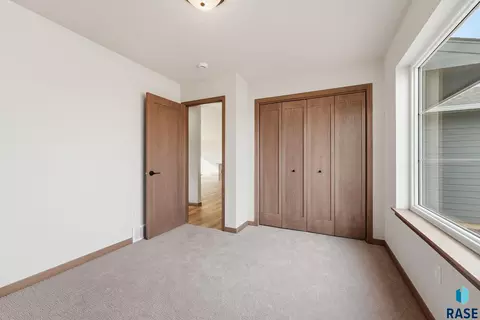 Bedroom - 5405 E Brennan Dr, Sioux Falls, SD 57110 photo 6 of 7
