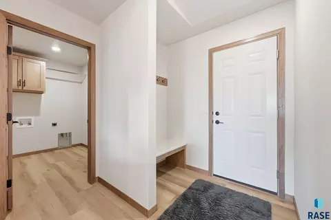 Entry Way - 5405 E Brennan Dr, Sioux Falls, SD 57110 photo 2 of 2