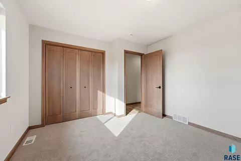 Bedroom - 5405 E Brennan Dr, Sioux Falls, SD 57110 photo 7 of 7