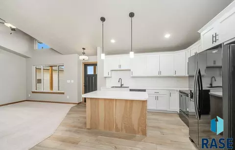 Kitchen - 5504 E Brennan Dr, Sioux Falls, SD 57110 photo 1 of 3