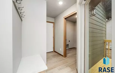 Entry Way - 5504 E Brennan Dr, Sioux Falls, SD 57110 photo 1 of 2
