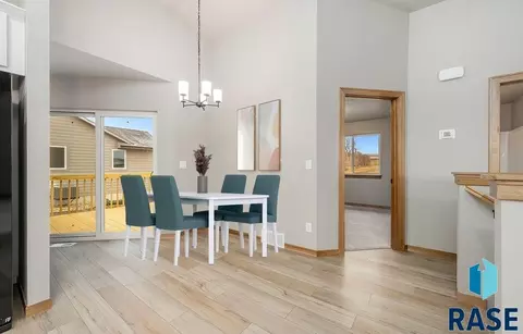 Dining - 5504 E Brennan Dr, Sioux Falls, SD 57110 photo 1 of 1