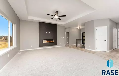 Living - 5409 E Brennan Dr, Sioux Falls, SD 57110 photo 3 of 4