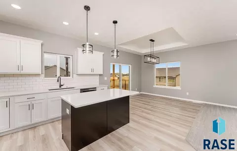 Kitchen - 5409 E Brennan Dr, Sioux Falls, SD 57110 photo 2 of 2