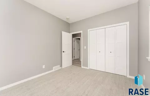 Bedroom - 5409 E Brennan Dr, Sioux Falls, SD 57110 photo 4 of 6