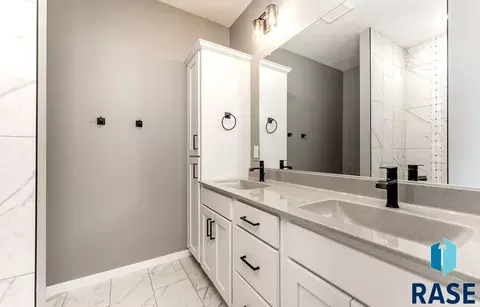 Bath - 5409 E Brennan Dr, Sioux Falls, SD 57110 photo 2 of 2