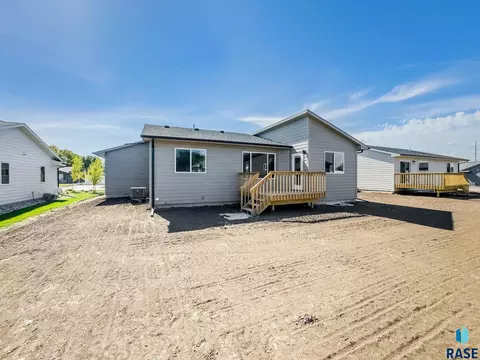Exterior - 6818 W 5th St, Sioux Falls, SD 57107 photo 4 of 5