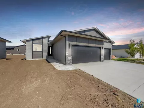 6818 W 5th St, Sioux Falls, SD 57107
