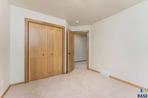 Bedroom - 1225 Poplar Ave, Tea, SD 57064 photo 4 of 8