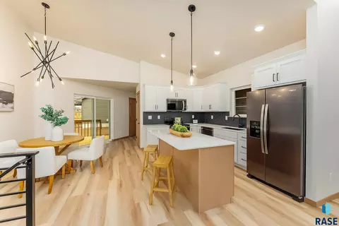 Kitchen - 1225 Poplar Ave, Tea, SD 57064 photo 2 of 2