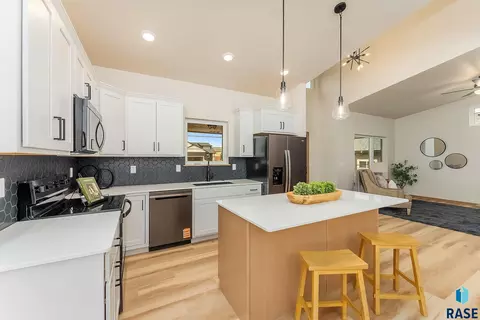 Kitchen - 1225 Poplar Ave, Tea, SD 57064 photo 1 of 2