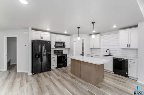Kitchen - 1322 N Katie Ave, Tea, SD 57064 photo 1 of 2