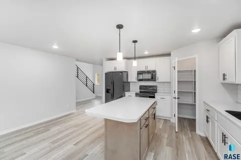 Kitchen - 1322 N Katie Ave, Tea, SD 57064 photo 2 of 2