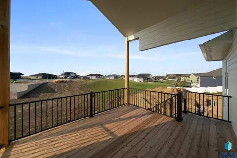 4205 N Interlachen Trl, Sioux Falls, SD 57107 photo 37